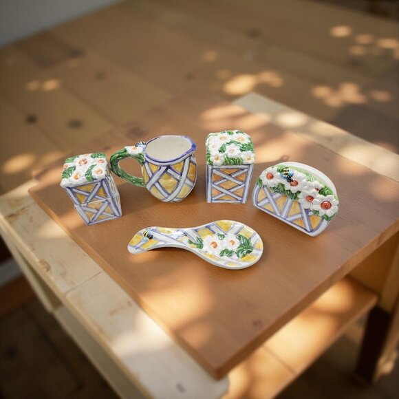 Vintage Glazed Ceramic Daisy and Honeybee Farmhouse Style 7 piece Tabletop Set - Picture 2 of 10